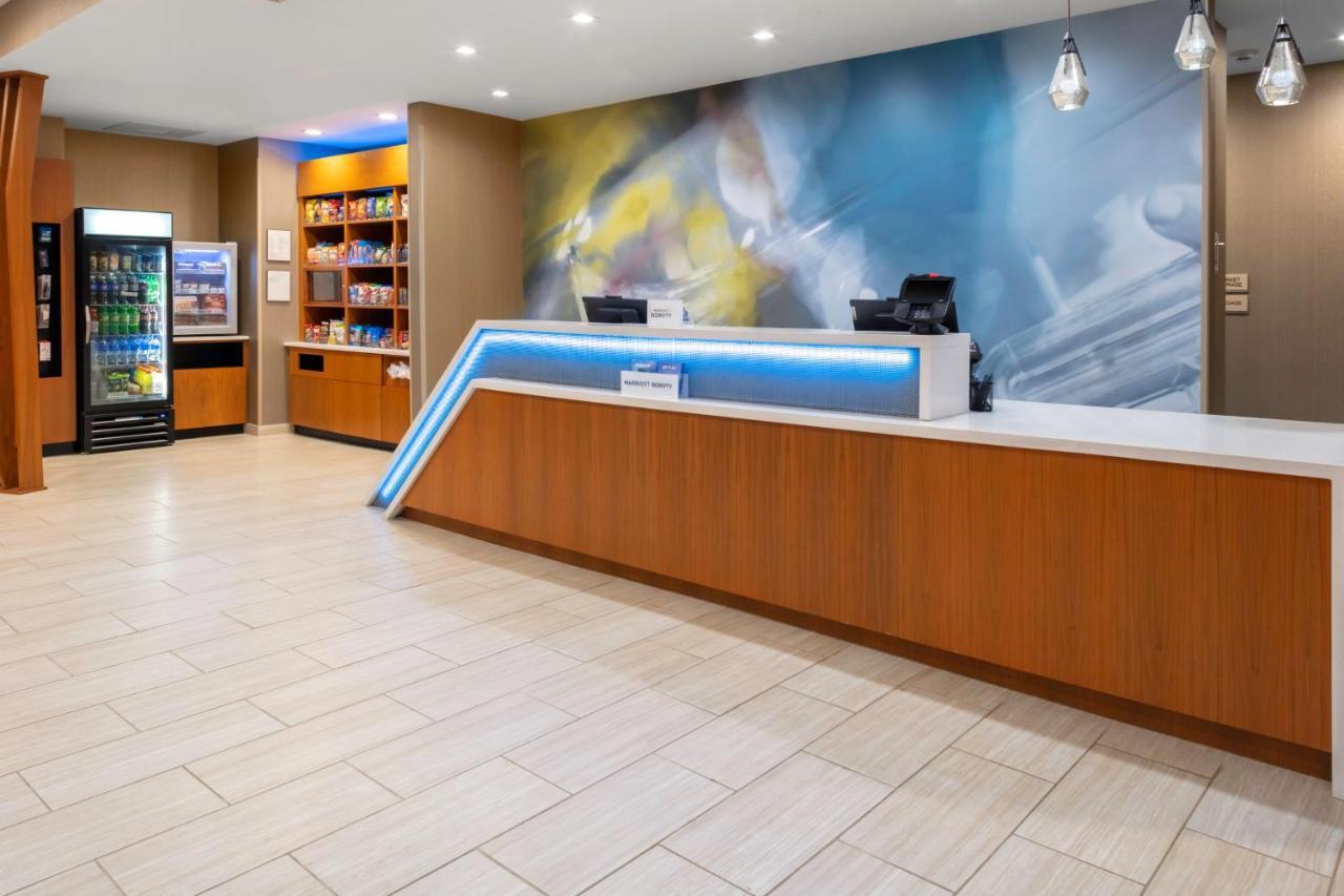 Springhill Suites Kansas City Airport Exterior photo