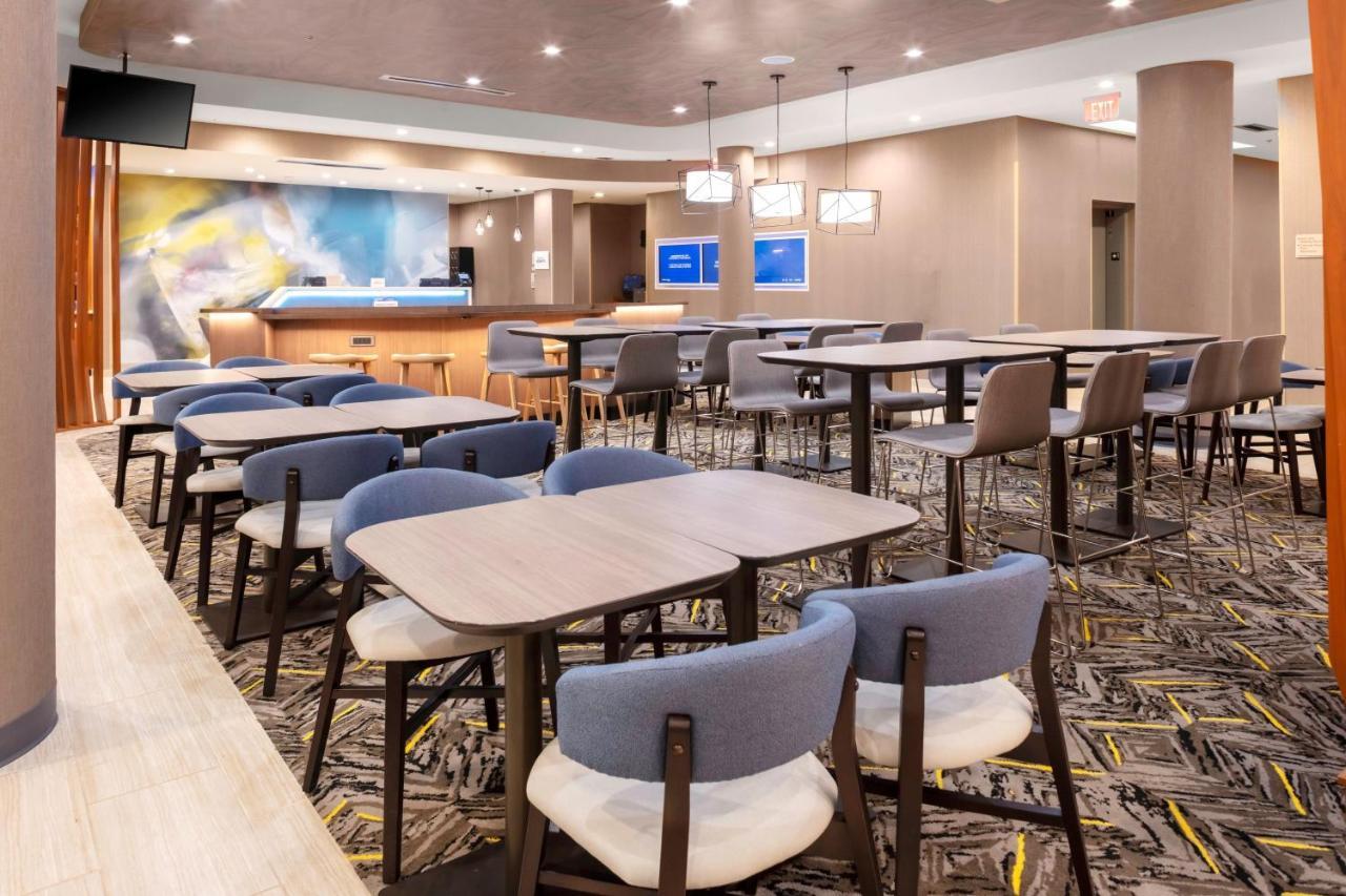 Springhill Suites Kansas City Airport Exterior photo