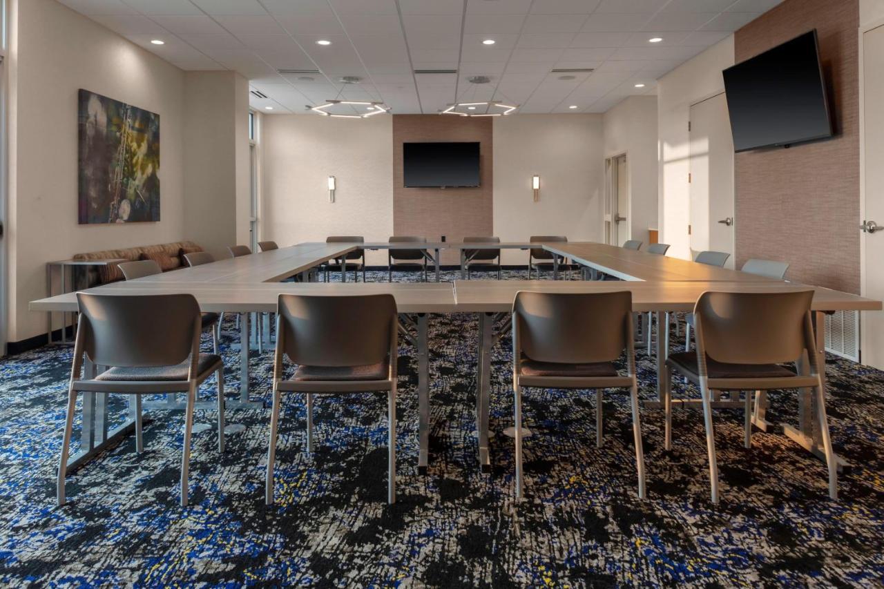 Springhill Suites Kansas City Airport Exterior photo