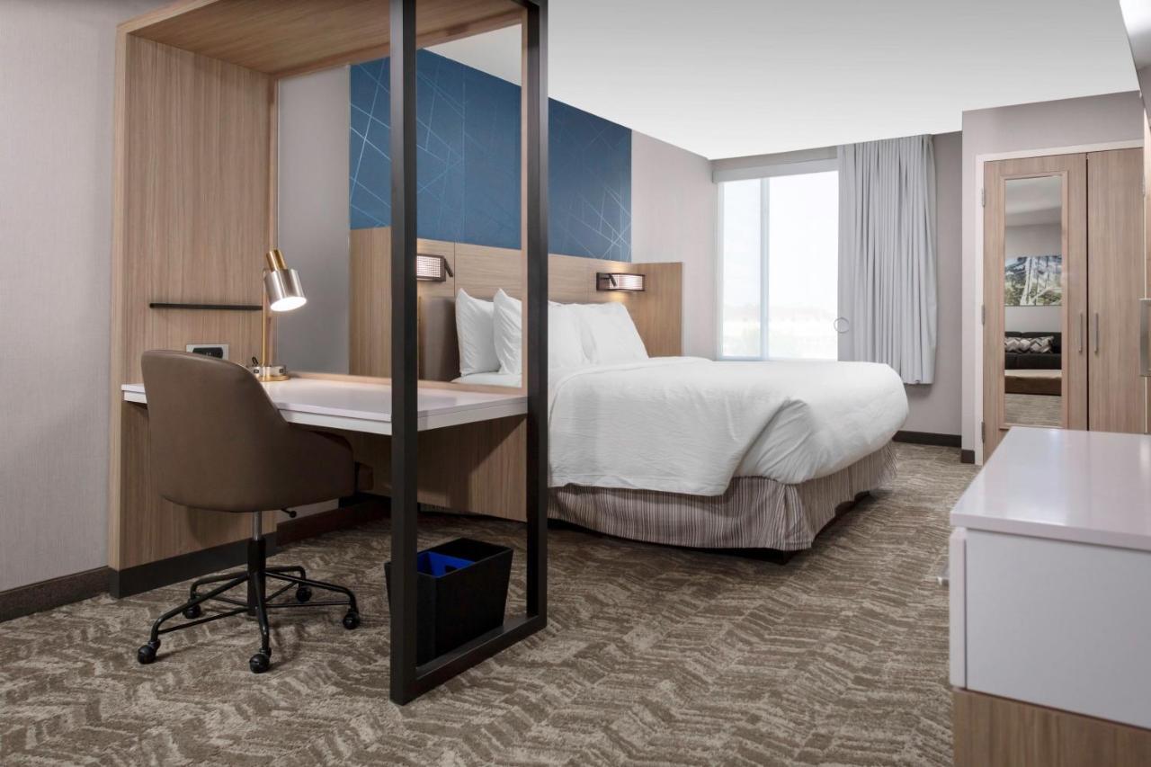 Springhill Suites Kansas City Airport Exterior photo