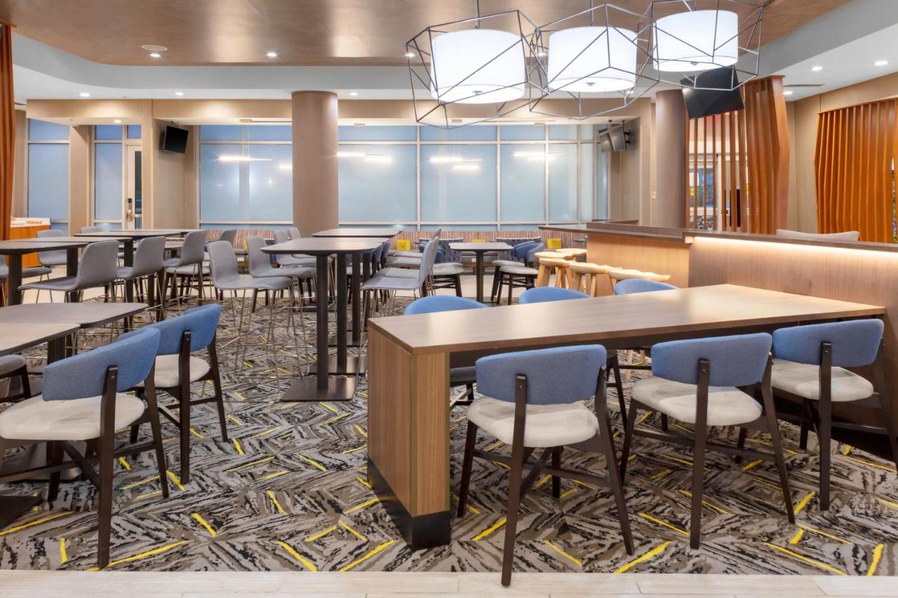 Springhill Suites Kansas City Airport Exterior photo